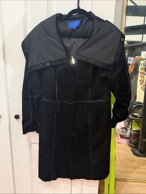 Black Womens Long Coat/dress with zip up  front button collar  - vintage
